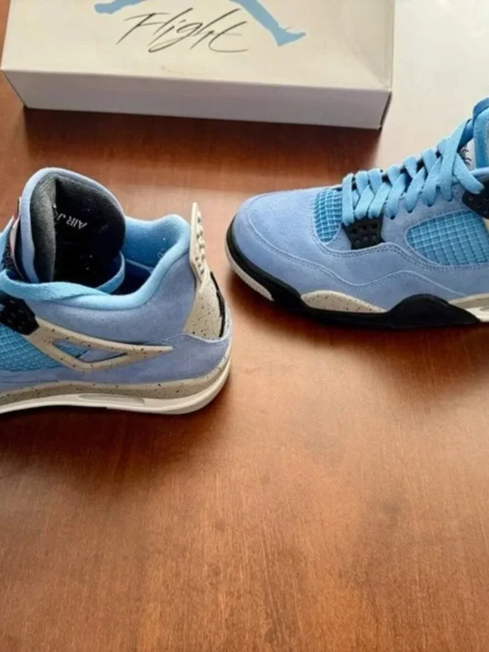 Air Jordan 4 - Retro University Blue & Black